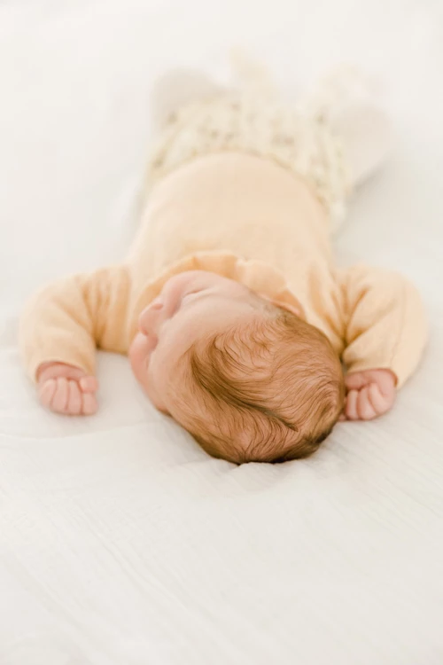 enfant beige rose gris marron